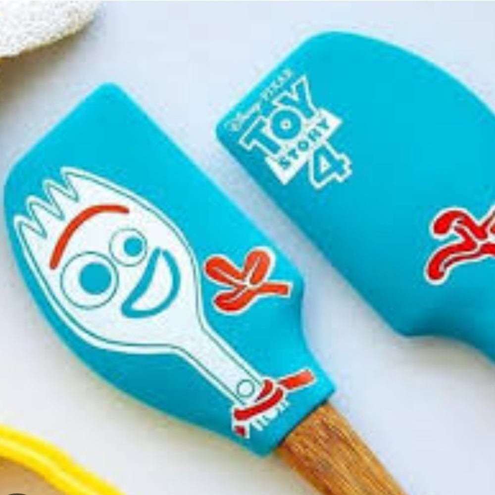 Pampered Chef Kitchen Scraper Toy Story Forky. NEW